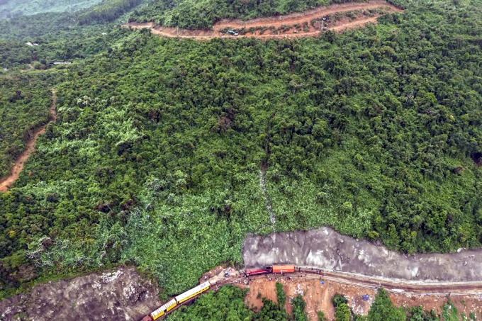 海雲關發生落石,南北列車一天內第二次停運