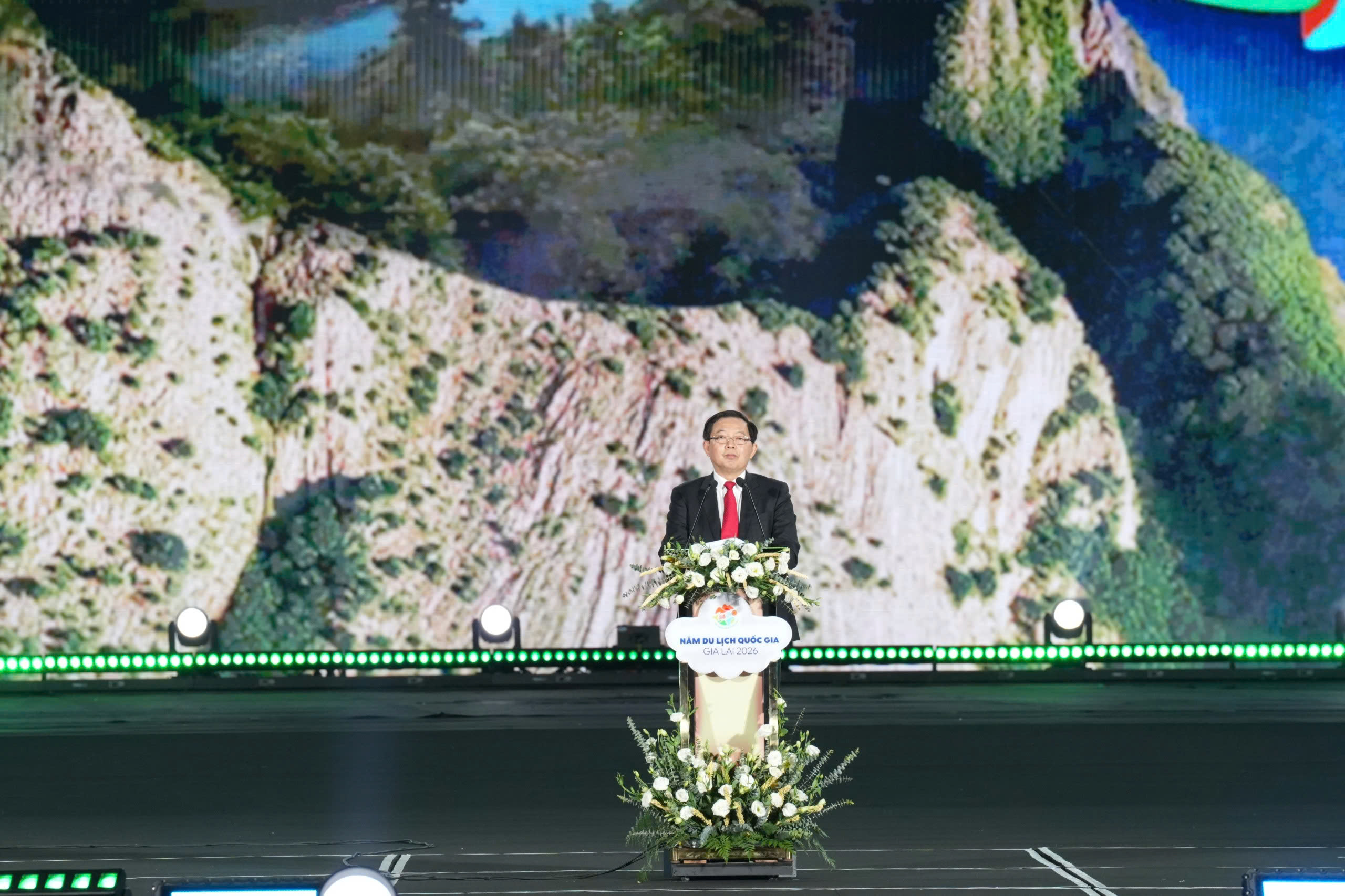 2026年國家旅遊年開幕式在歸仁市吸引'人海'參與