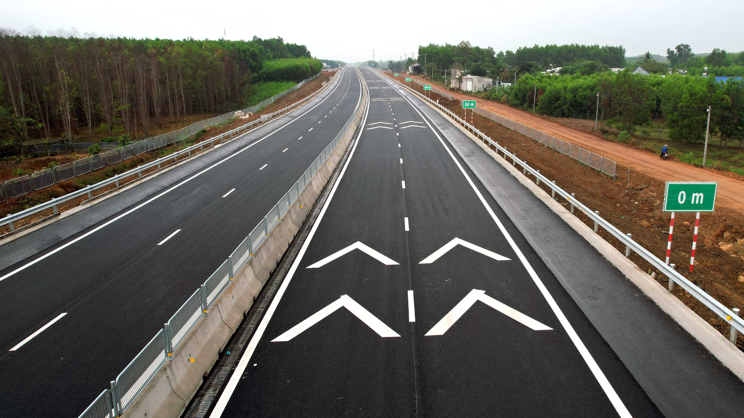 邊和-頭頓高速公路在4月30日前臨時通車:僅允許9座以下小汽車通行