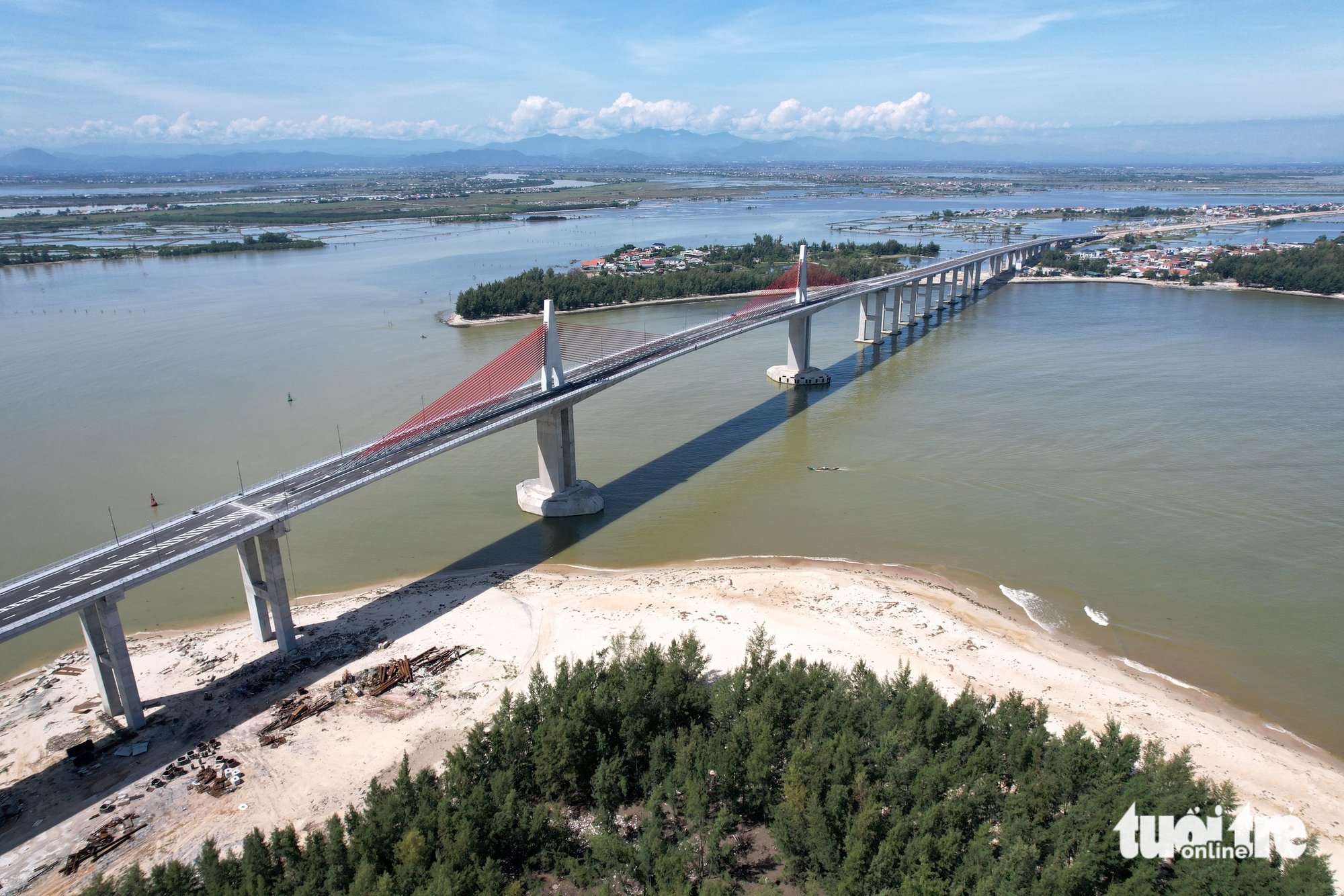 中部最長跨海大橋正式通車