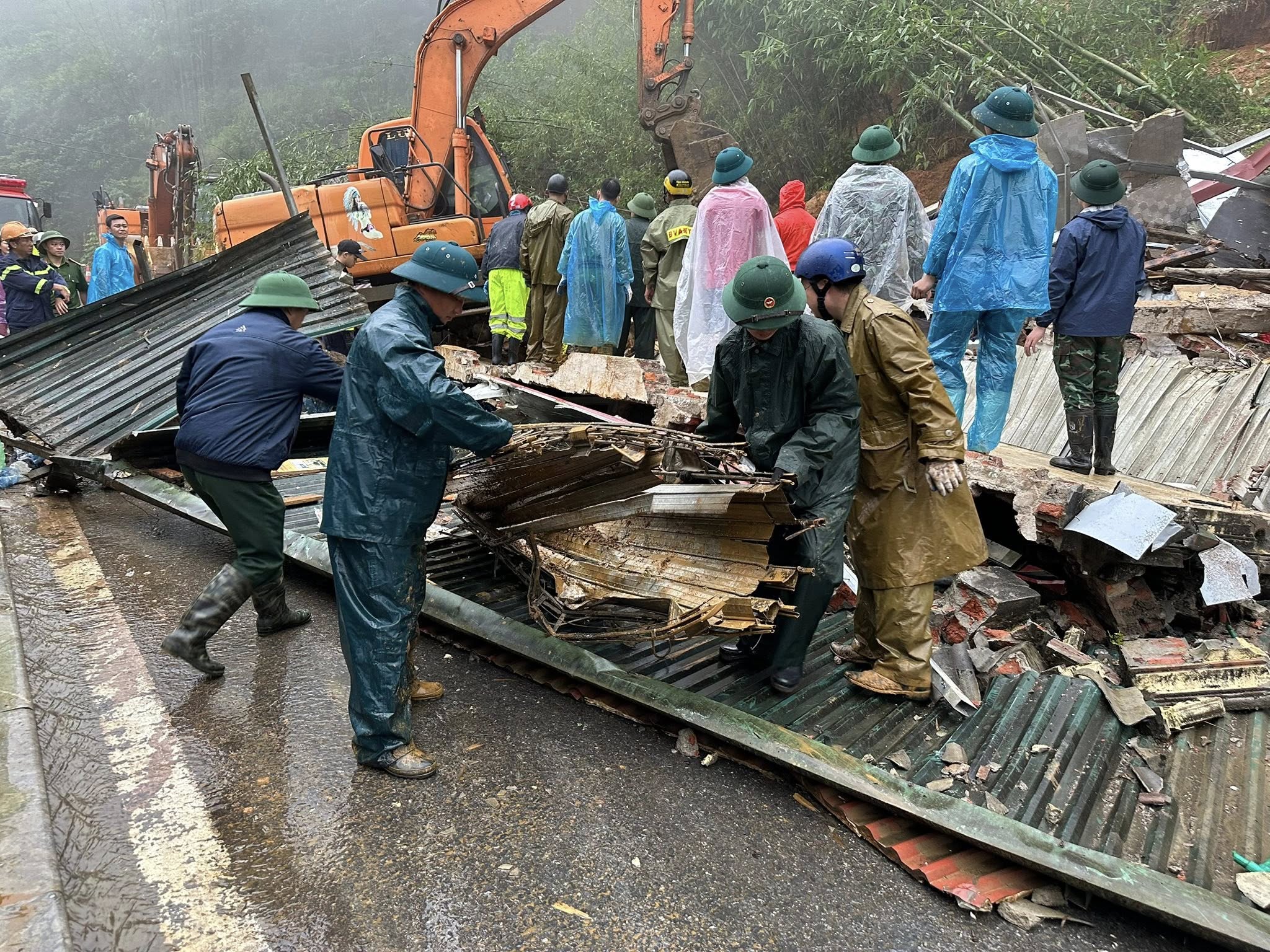 沙巴因山体滑坡导致房屋倒塌一人死亡
