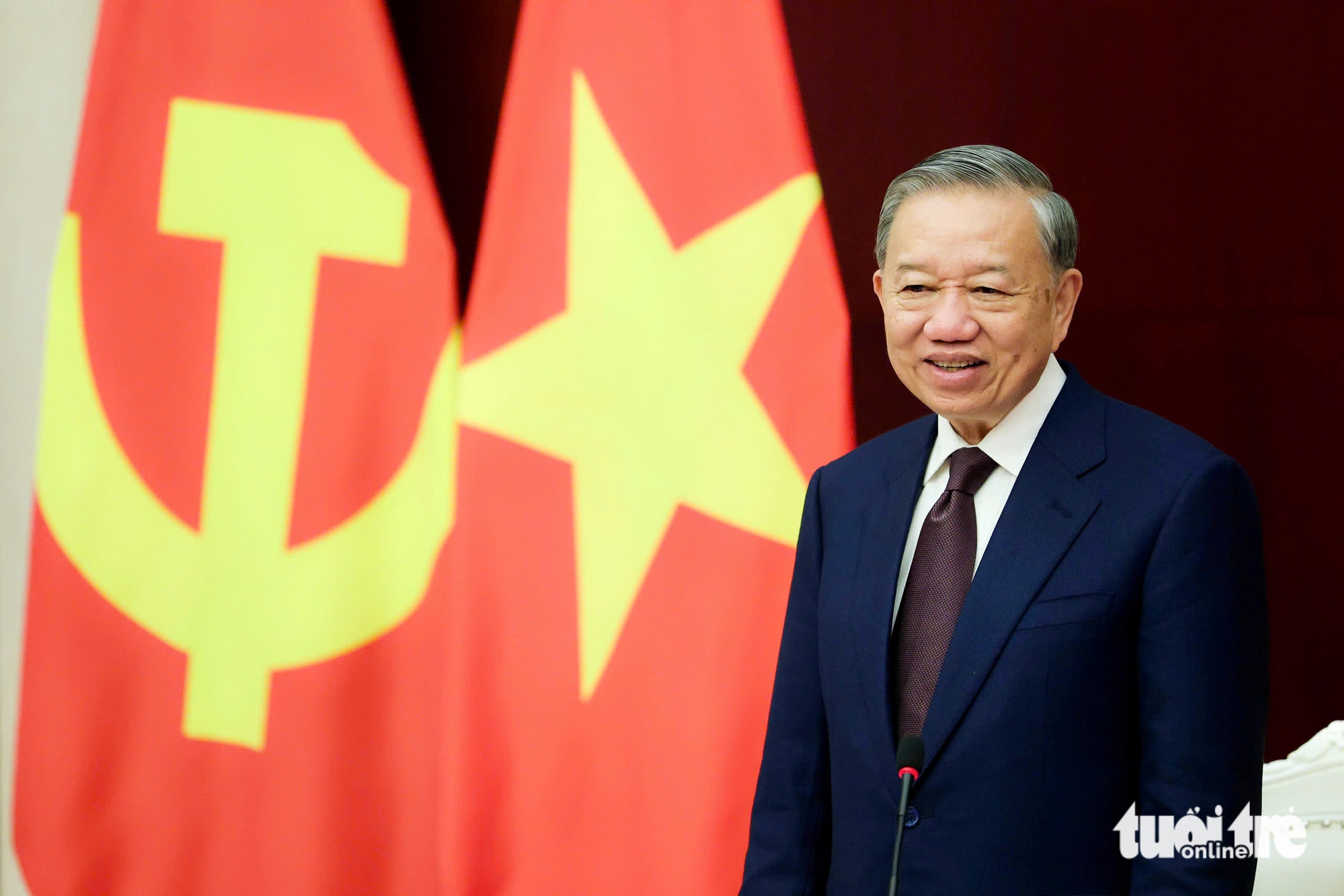 越南國家主席蘇林乘坐中國高鐵