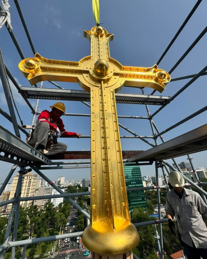 西貢聖母大教堂鍍金十字架是如何製作的
