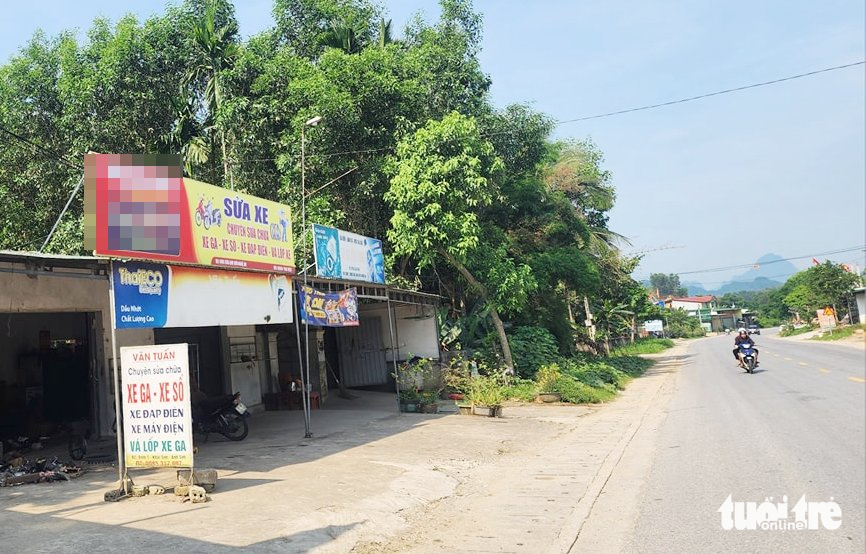赌博广告'藏身'于杂货店、饭店招牌下