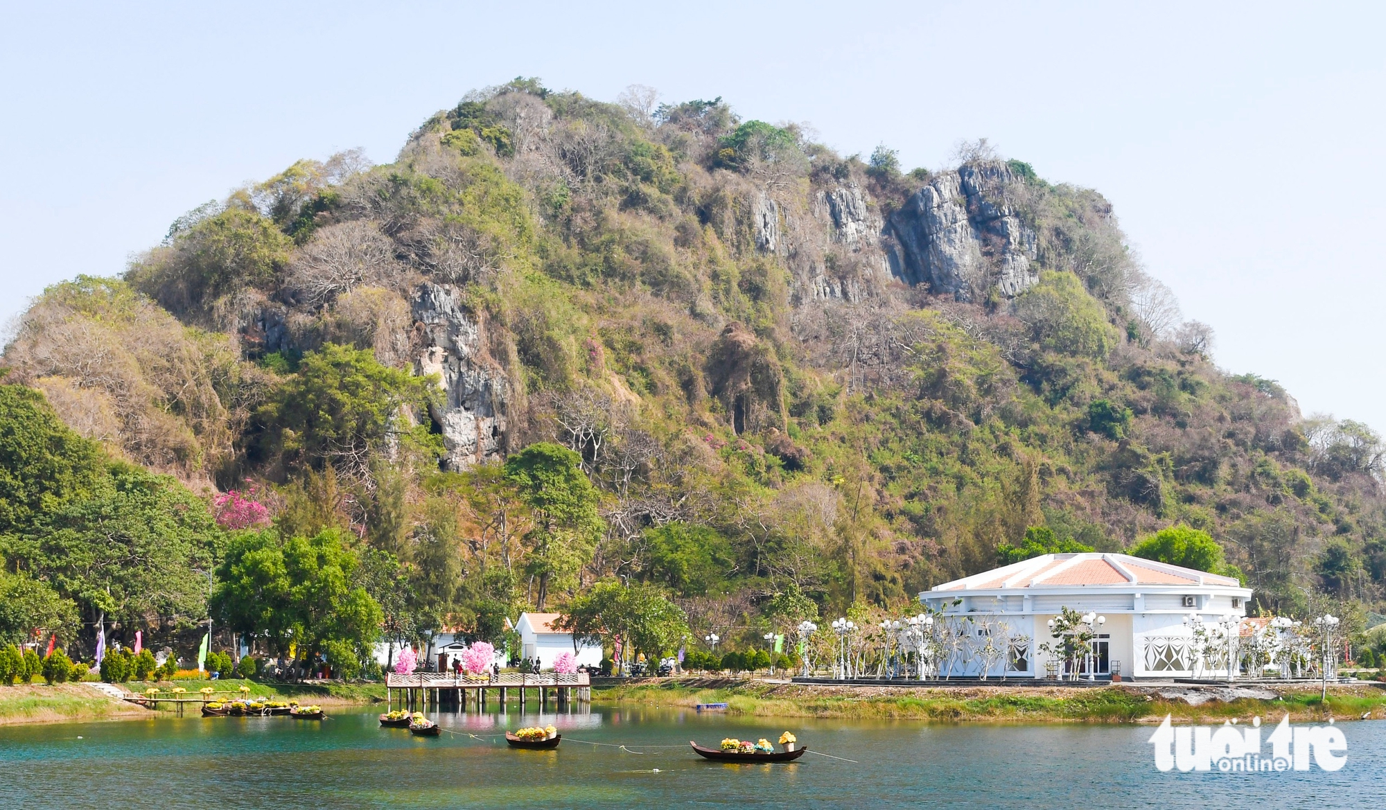 4月30日假期前往河仙,别忘了去‘鹿峙村居’、‘蕉寺晨钟’和‘屏山叠翠’