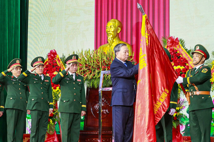 第五軍區榮獲人民武裝力量英雄稱號