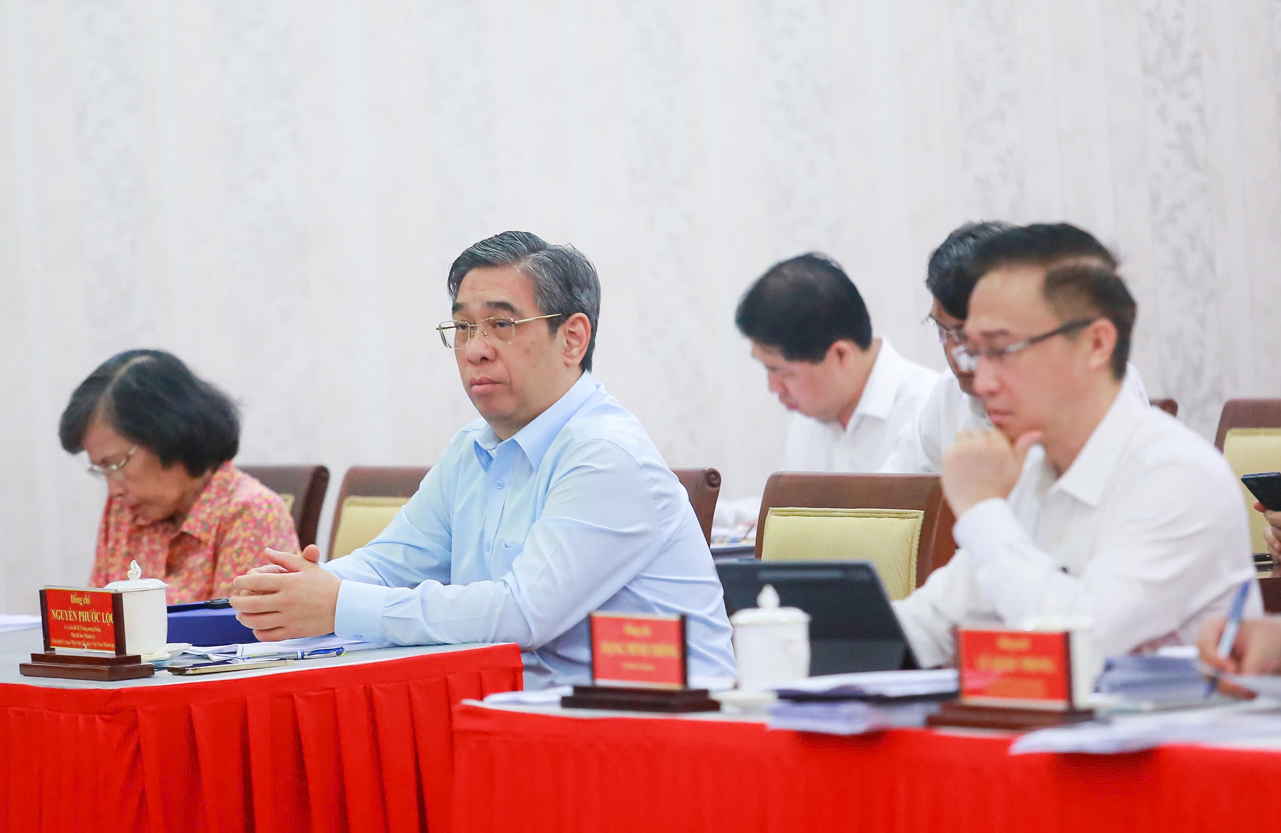 總書記、國家主席、總理出席貫徹中央第二次會議決議的會議