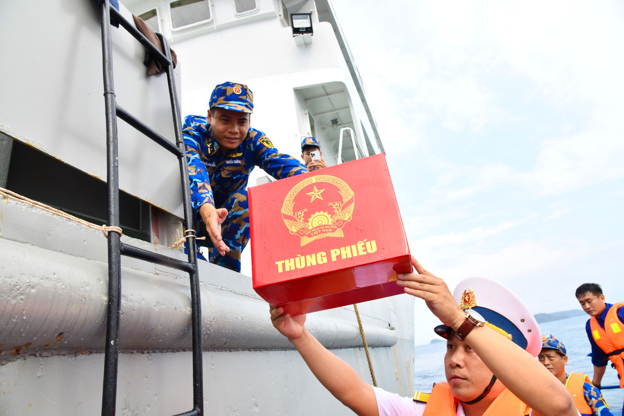 海軍第五軍區第127旅提前舉行選舉