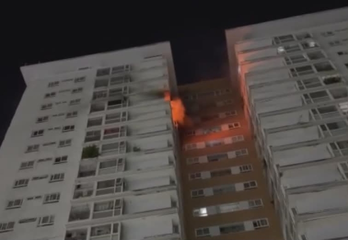 胡志明市一公寓16層單元起火