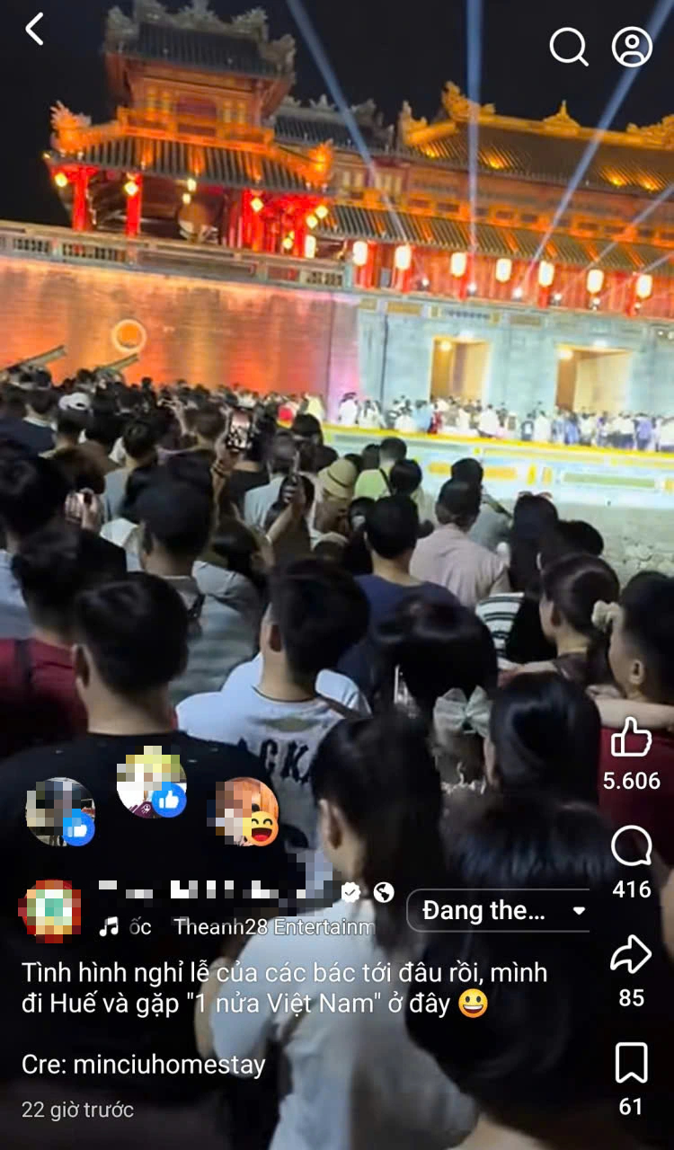 雄王節假期,人山人海湧入順化皇城形成爆款視頻