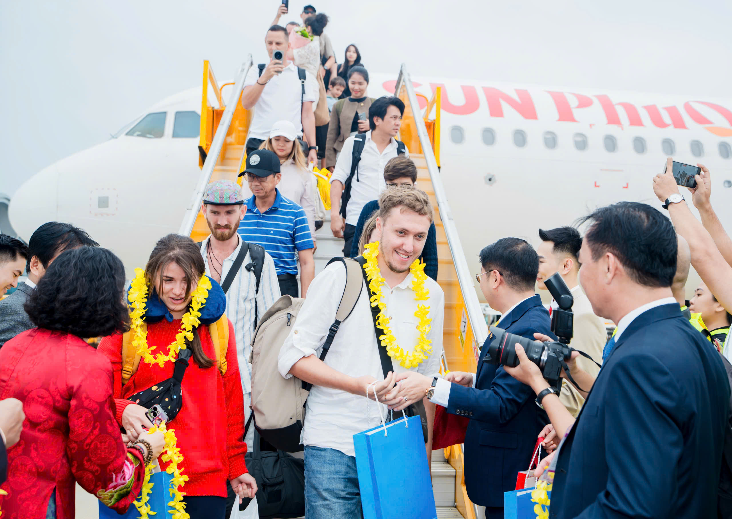 航空增加航班,芽庄迎来节日期间游客涌入潮