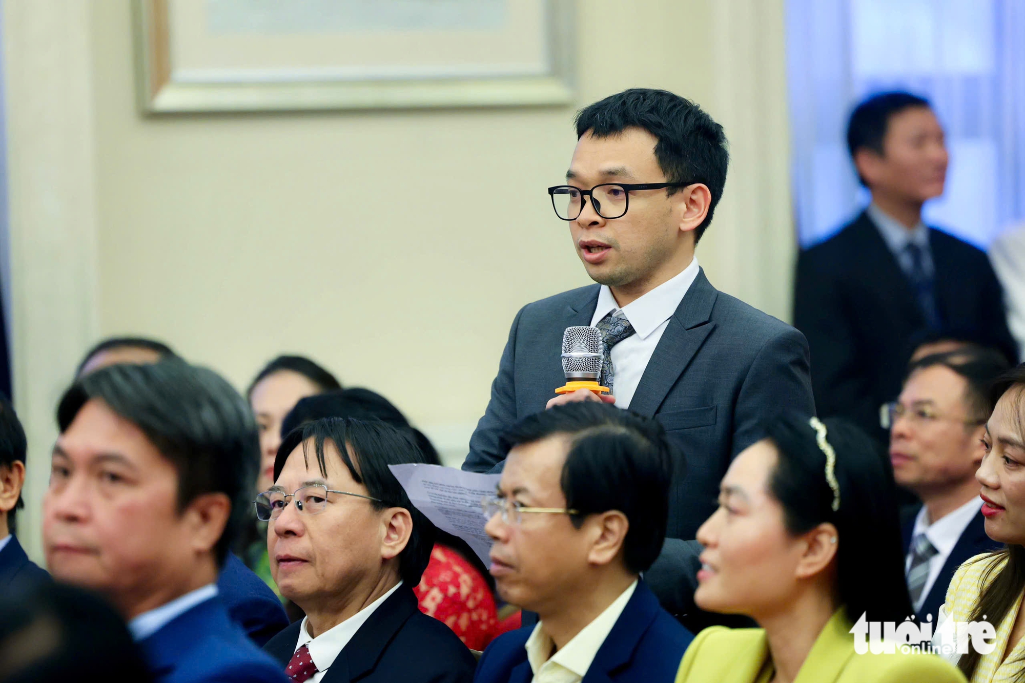 越南國家主席蘇林乘坐中國高鐵