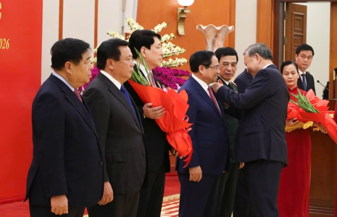 國家主席梁強和總理範明政獲授勳章