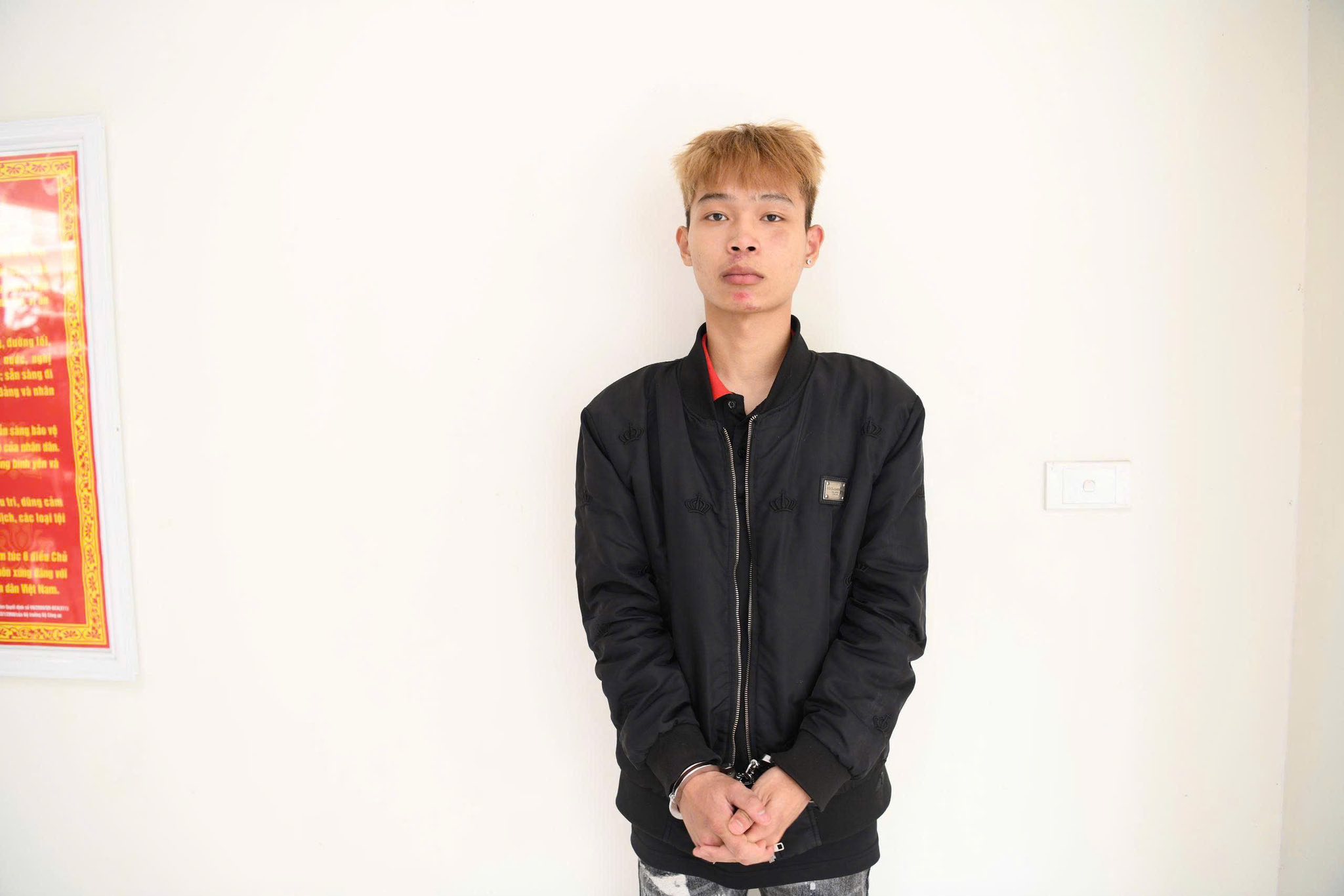 富壽省青少年團夥攔車,砍斷路過男學生的手
