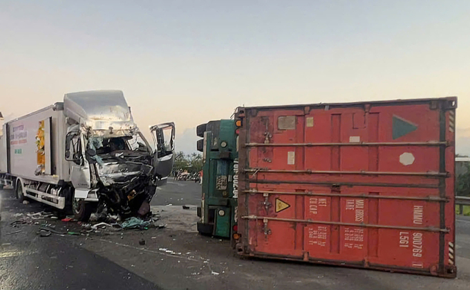 國道連環車禍,一人死亡