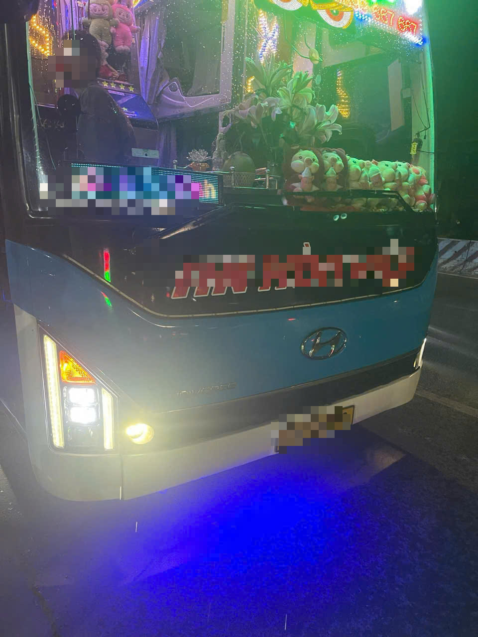 必须提取摄像头，家人才能承认'误拿'装有90万越南盾的客人遗忘的包包