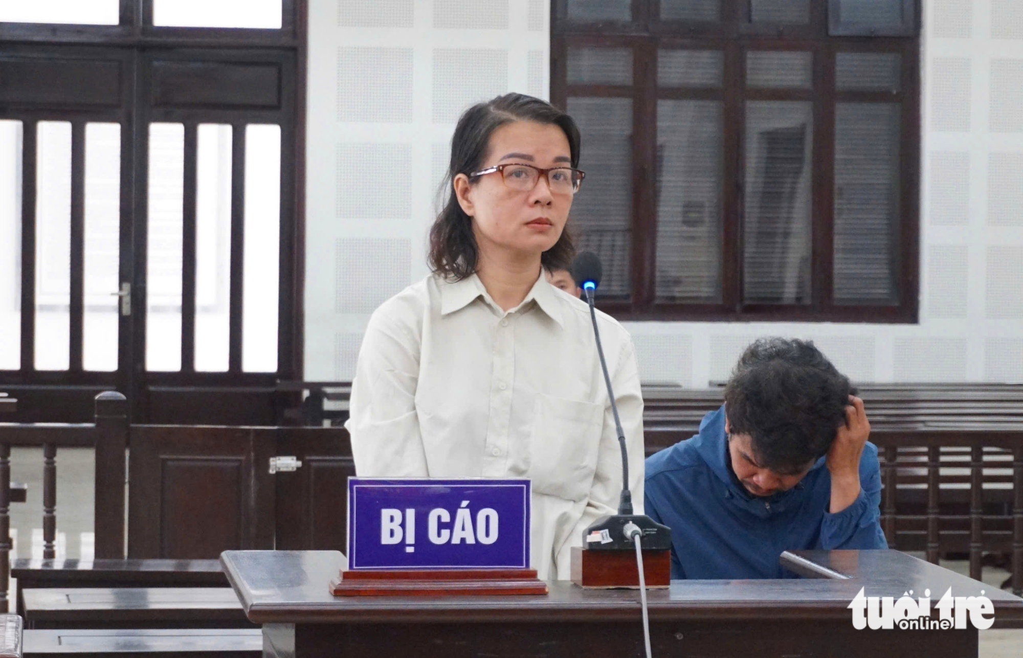 欺诈邻居出售价值数十亿的房子，夫妻双双被判多年监禁