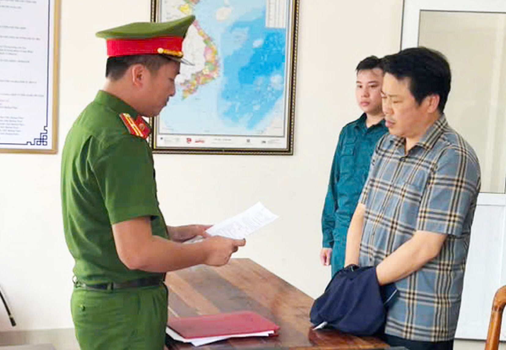 逮捕欺诈公司董事，侵占其他公司董事20亿越南盾