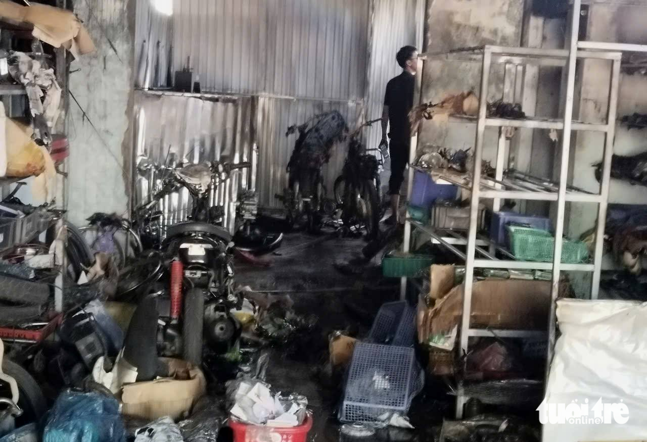 修車店火災致兩兄弟死亡:電動車充電短路引發