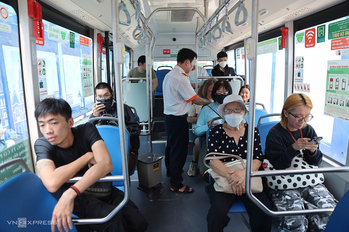 胡志明市預計從5月起為全體市民免除公交車票價