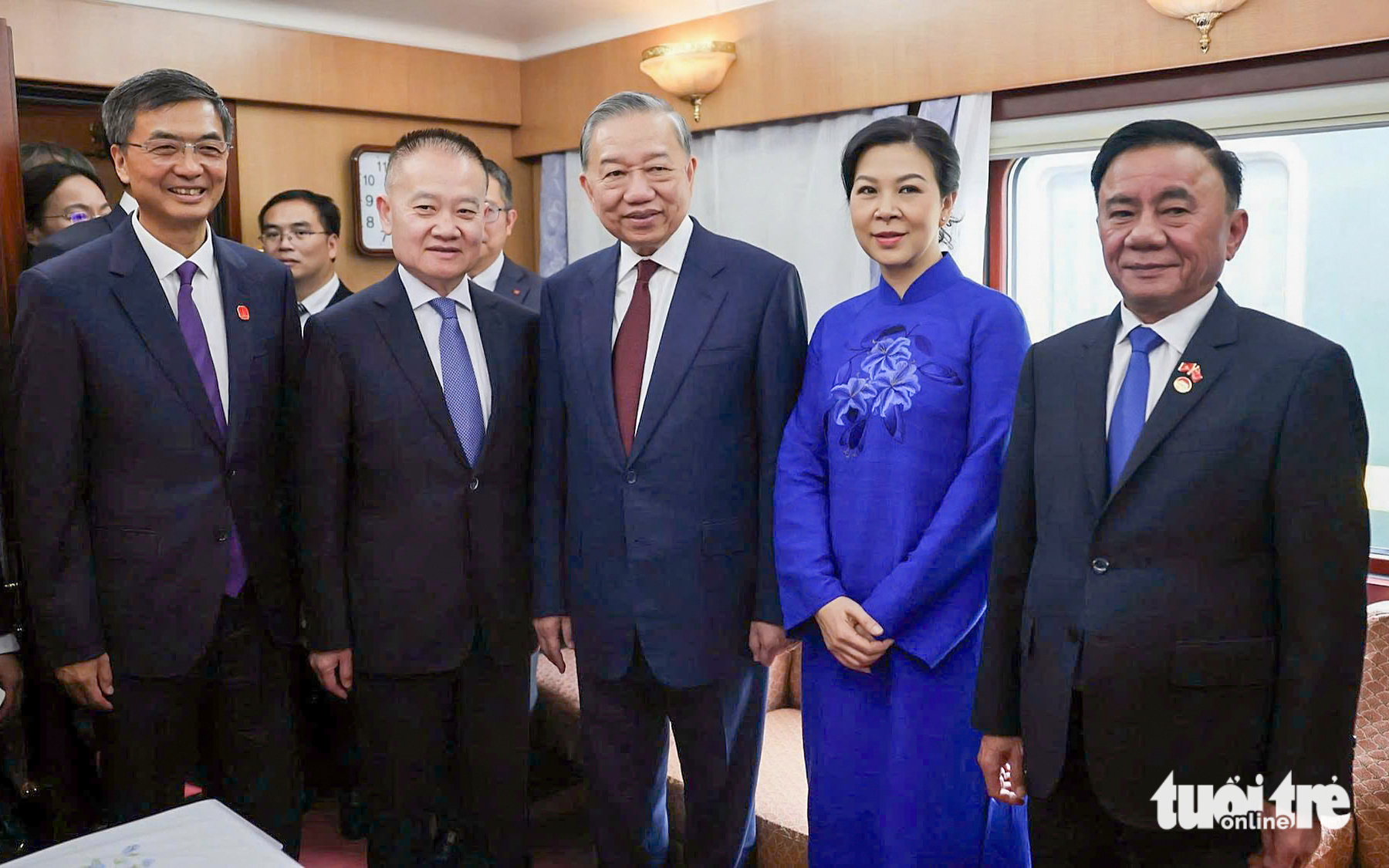 越中合作的新印記