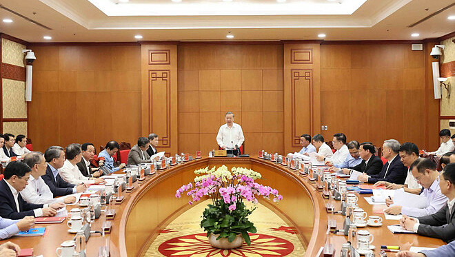 總書記蘇林:少說多做,徹底處理腐敗與浪費