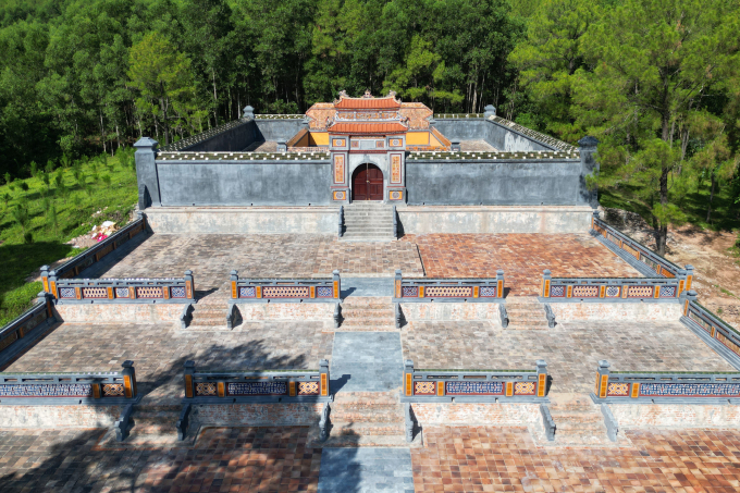 拆除順化皇太后慈裕陵園內非法建造的木結構房屋