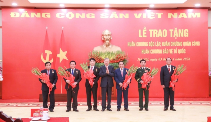 國家主席梁強和總理範明政獲授勳章