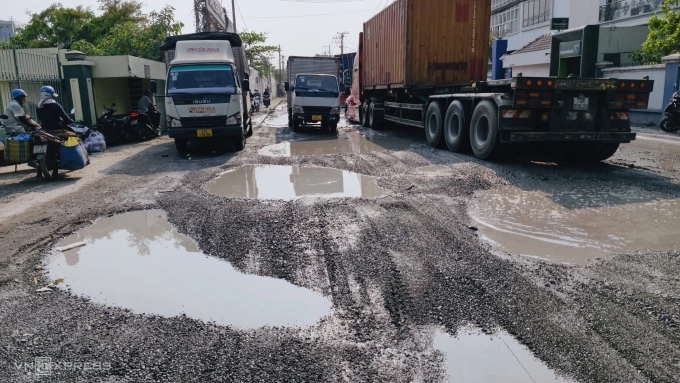 胡志明市最大出口加工區入口道路限制車輛通行以進行維修