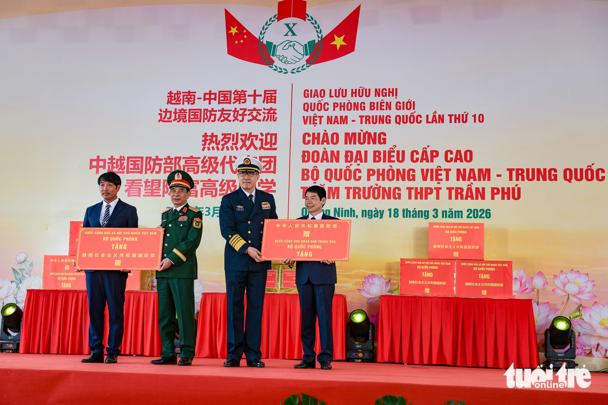 越南與中國國防部長訪問邊防哨所,出席醫療站落成典禮