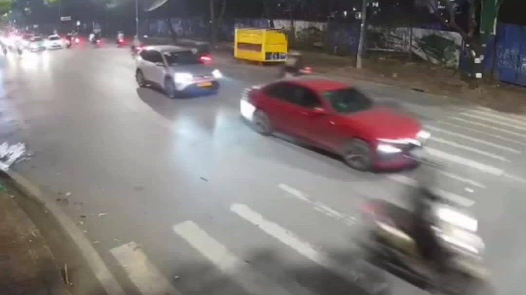 河內市中心街道發生連環車禍