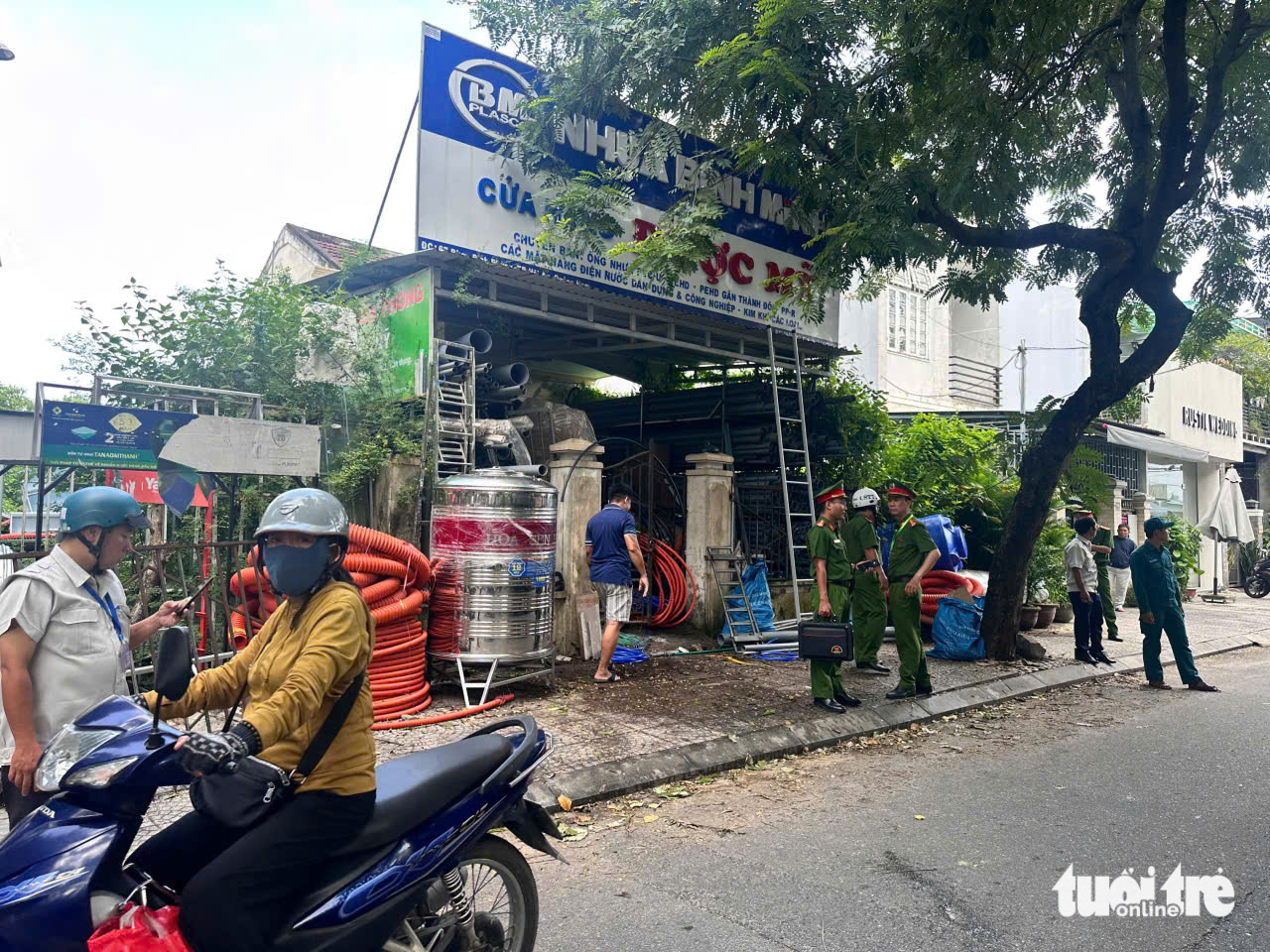 會安多個坊決定清理侵佔,非法放置的花盆、盆景、帳篷被沒收
