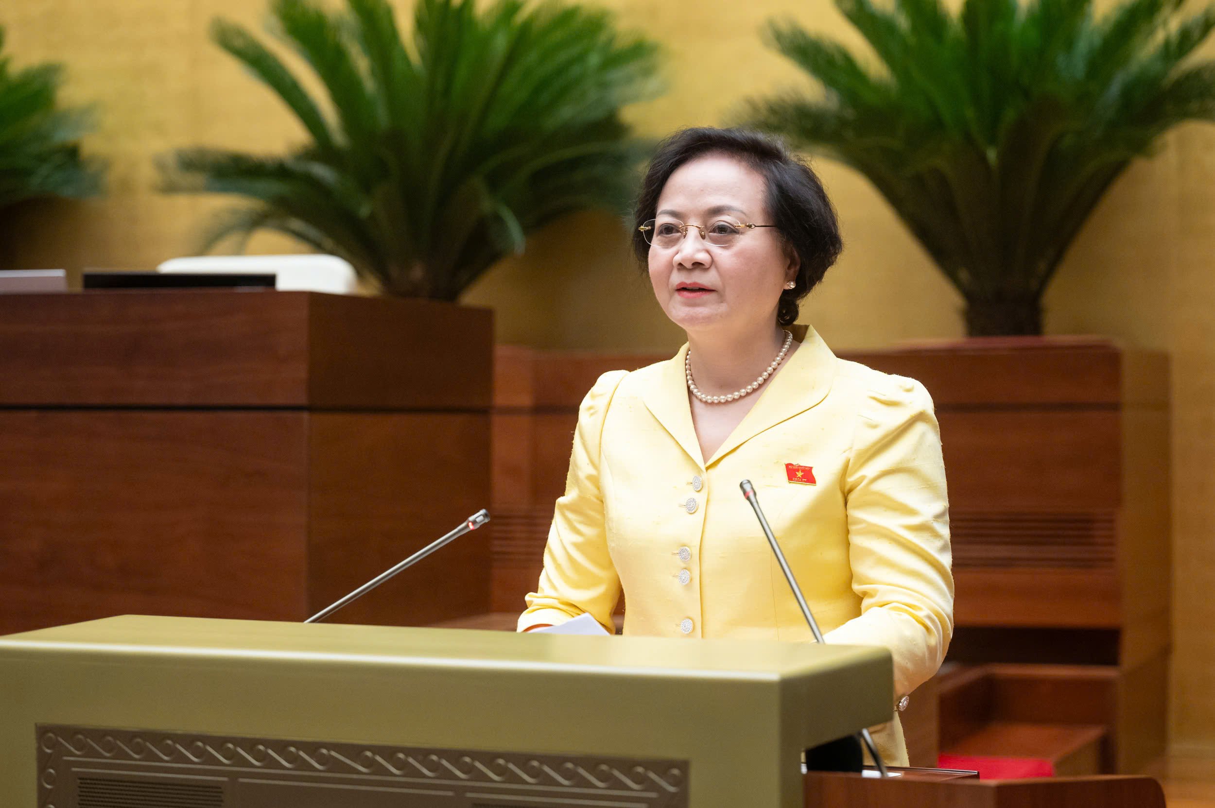 上级决定违法，下级干部报告将不承担后果