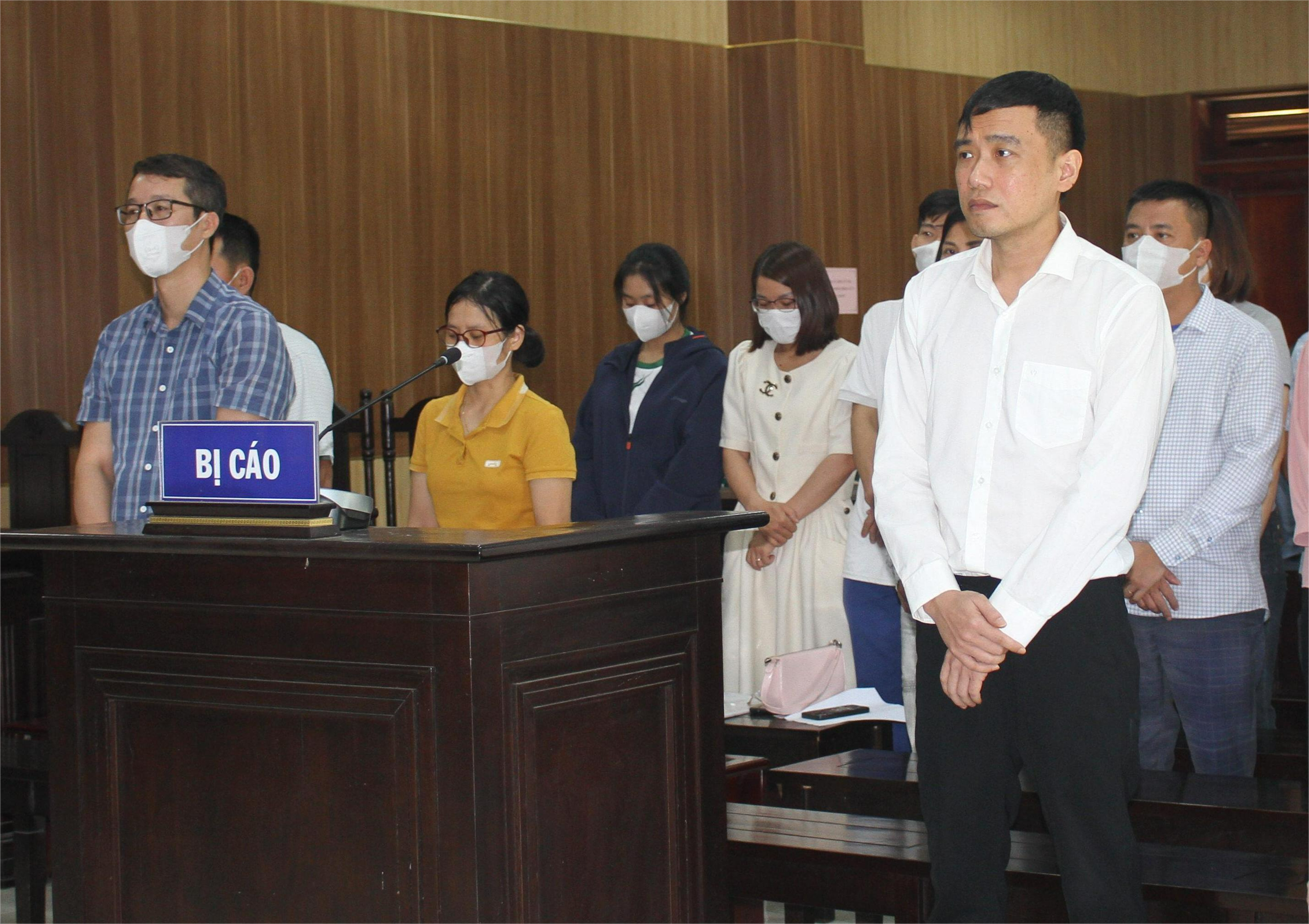 44名被告行贿受贿，利用职务权力被判刑