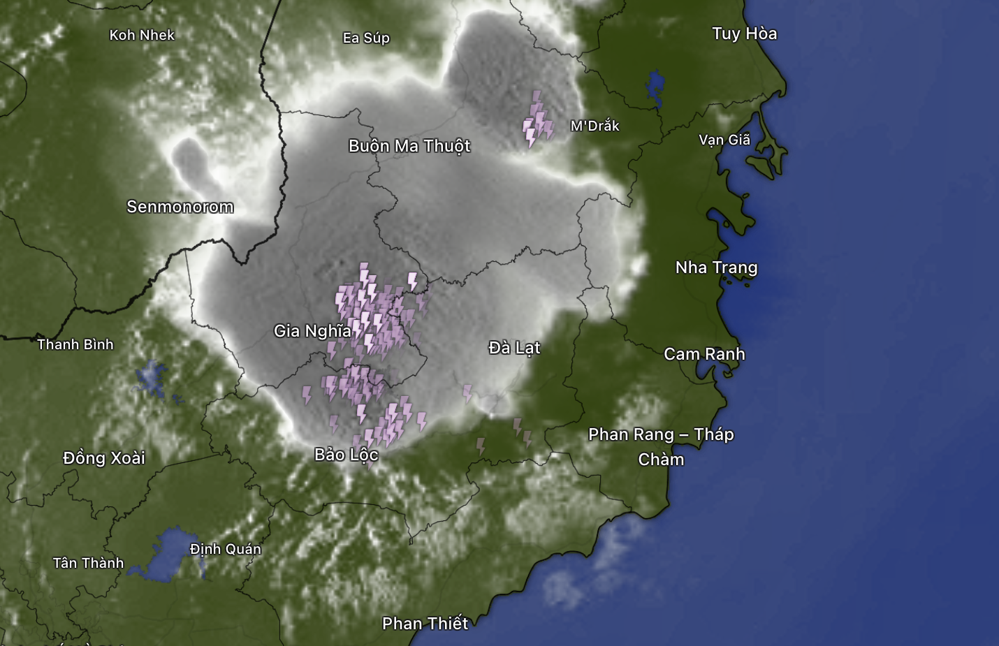 濃密烏雲團,林同-得樂在炎熱天氣後將迎來降溫降雨
