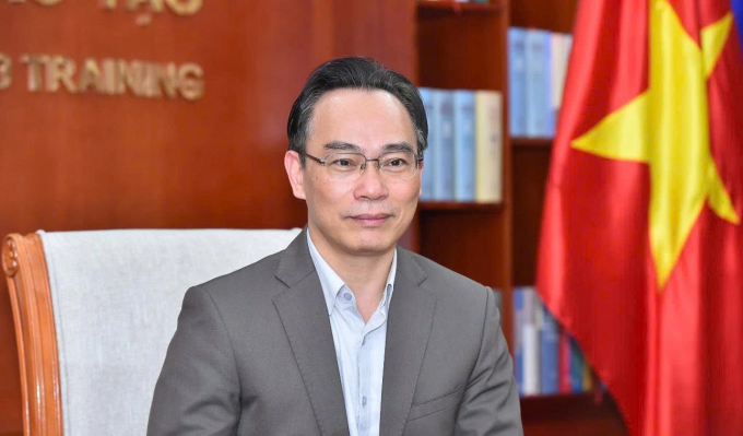 黃明山擔任教育與培訓部部長