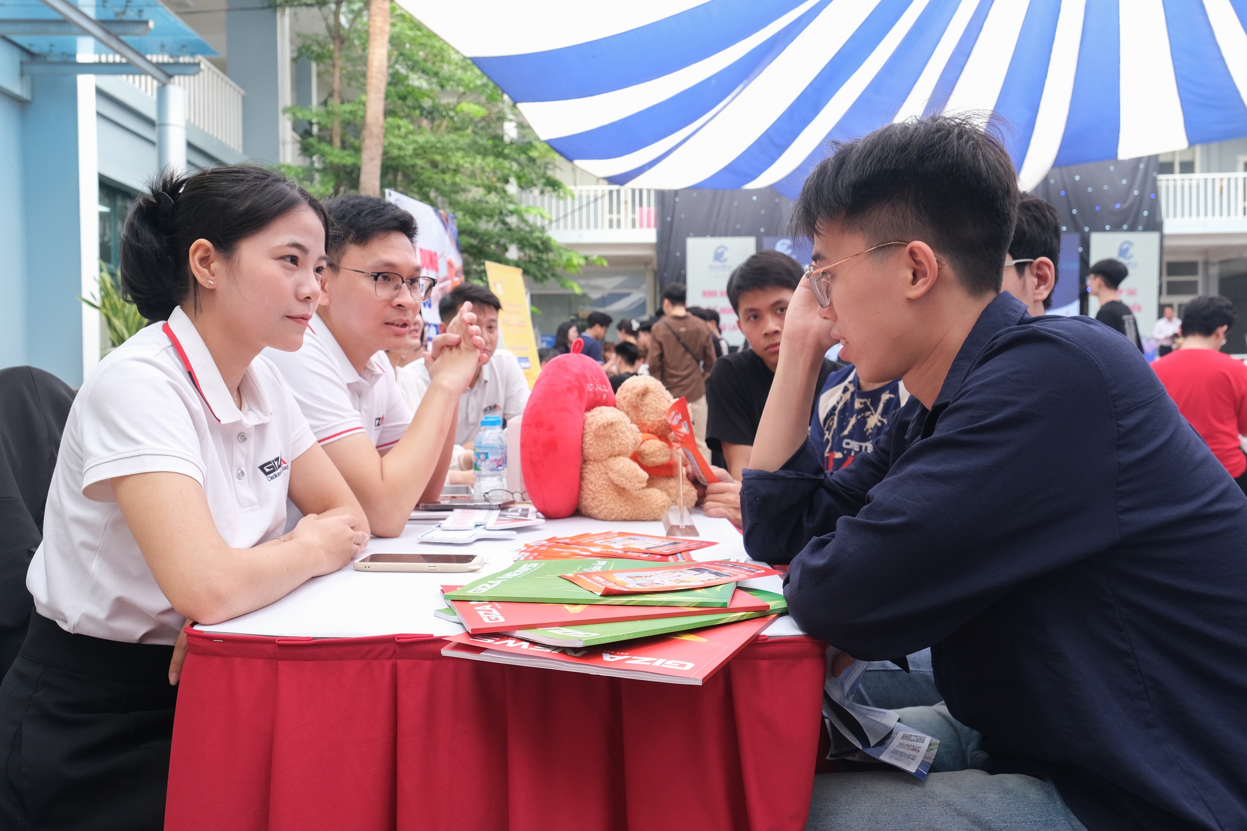 企业'猎取'工程师：学生为通过面试需做之事 | 越南中文社｜越南新闻与政策信息中文平台