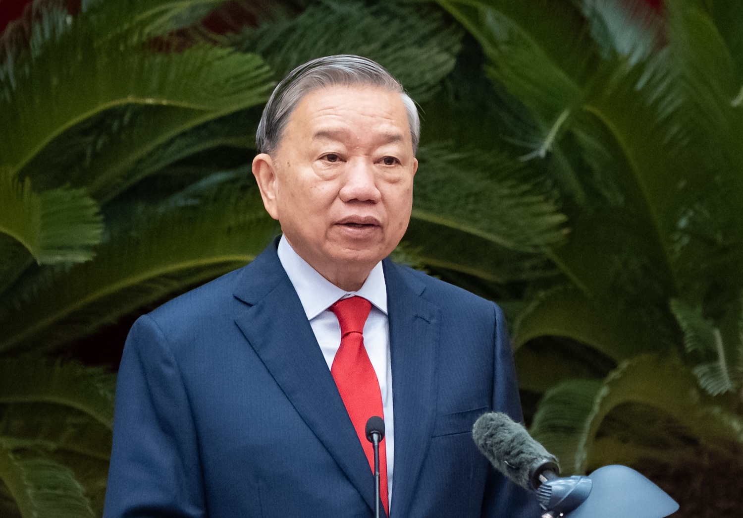黨中央:克服清楚瞭解、掌握路線方針但不執行的情況