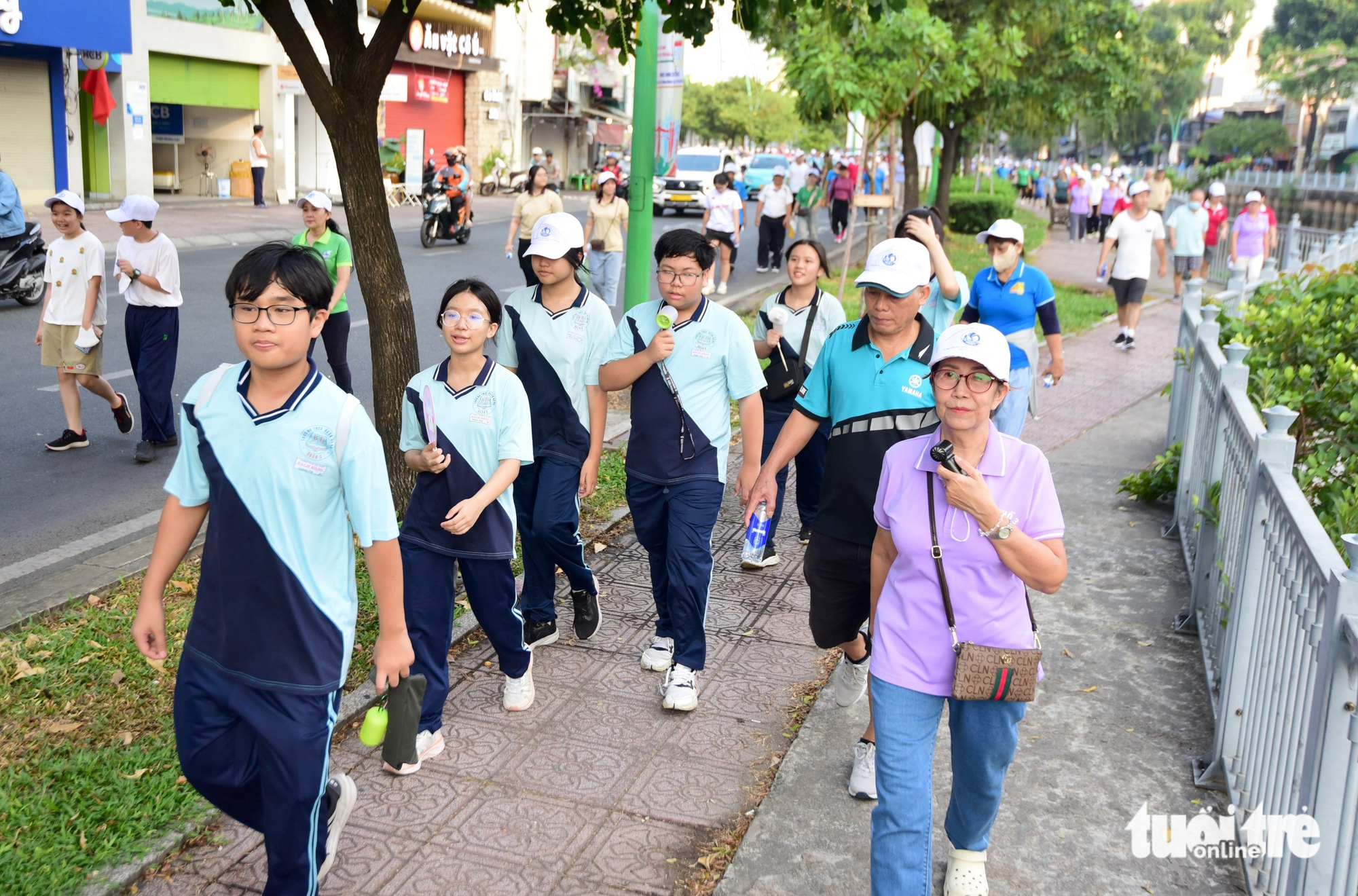 1000人在黃沙、長沙步行籌款支持海洋島嶼