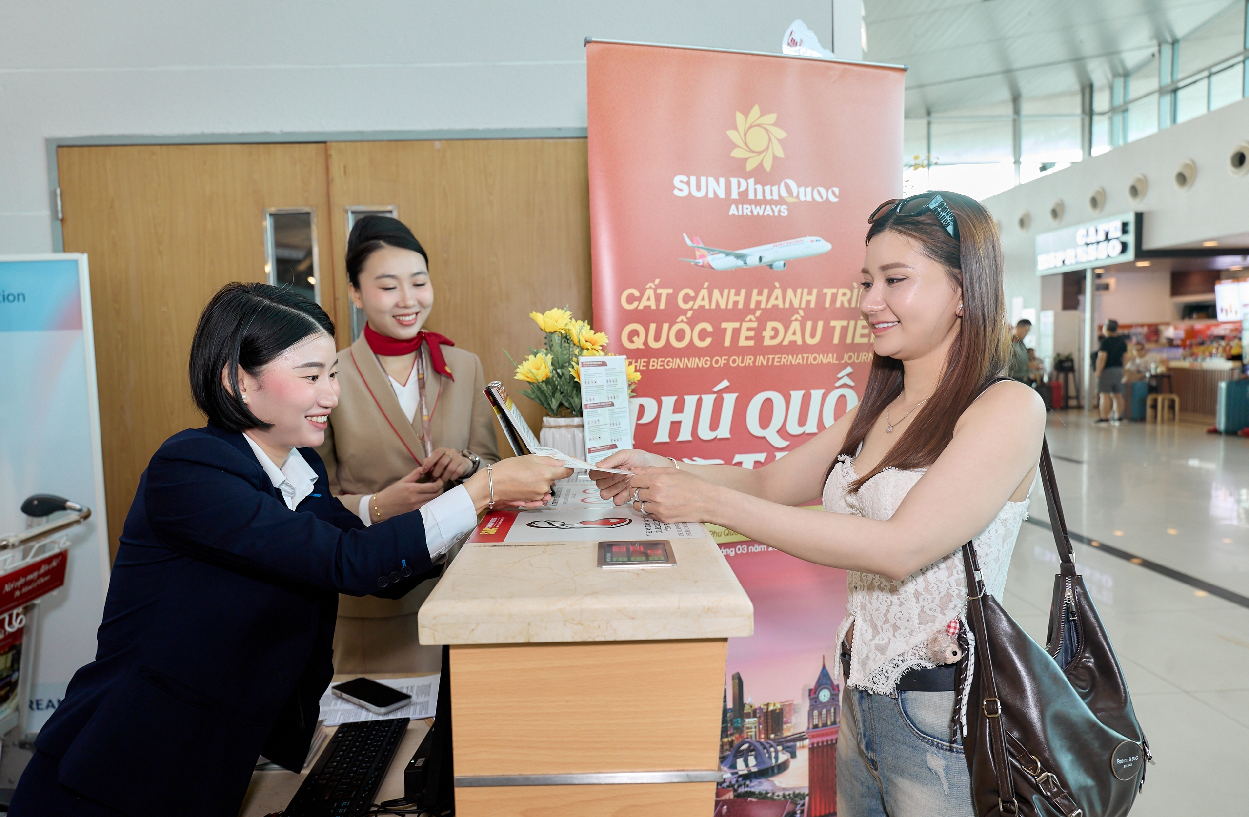 Sun PhuQuoc Airways 執飛首個國際航班，運送200多名臺灣旅客至富國島
