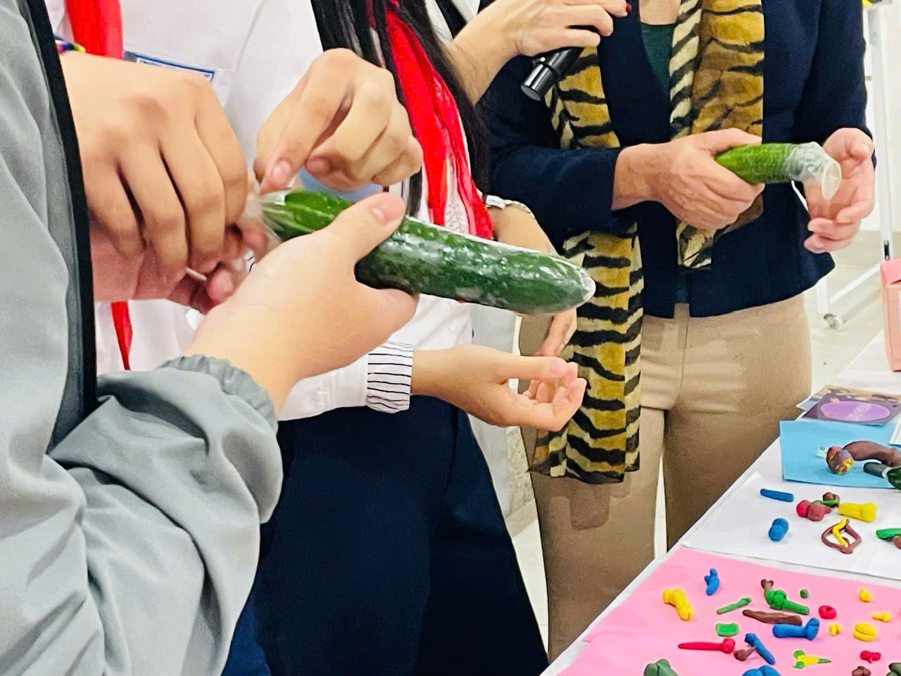 一半學生羞於與父母談論性話題