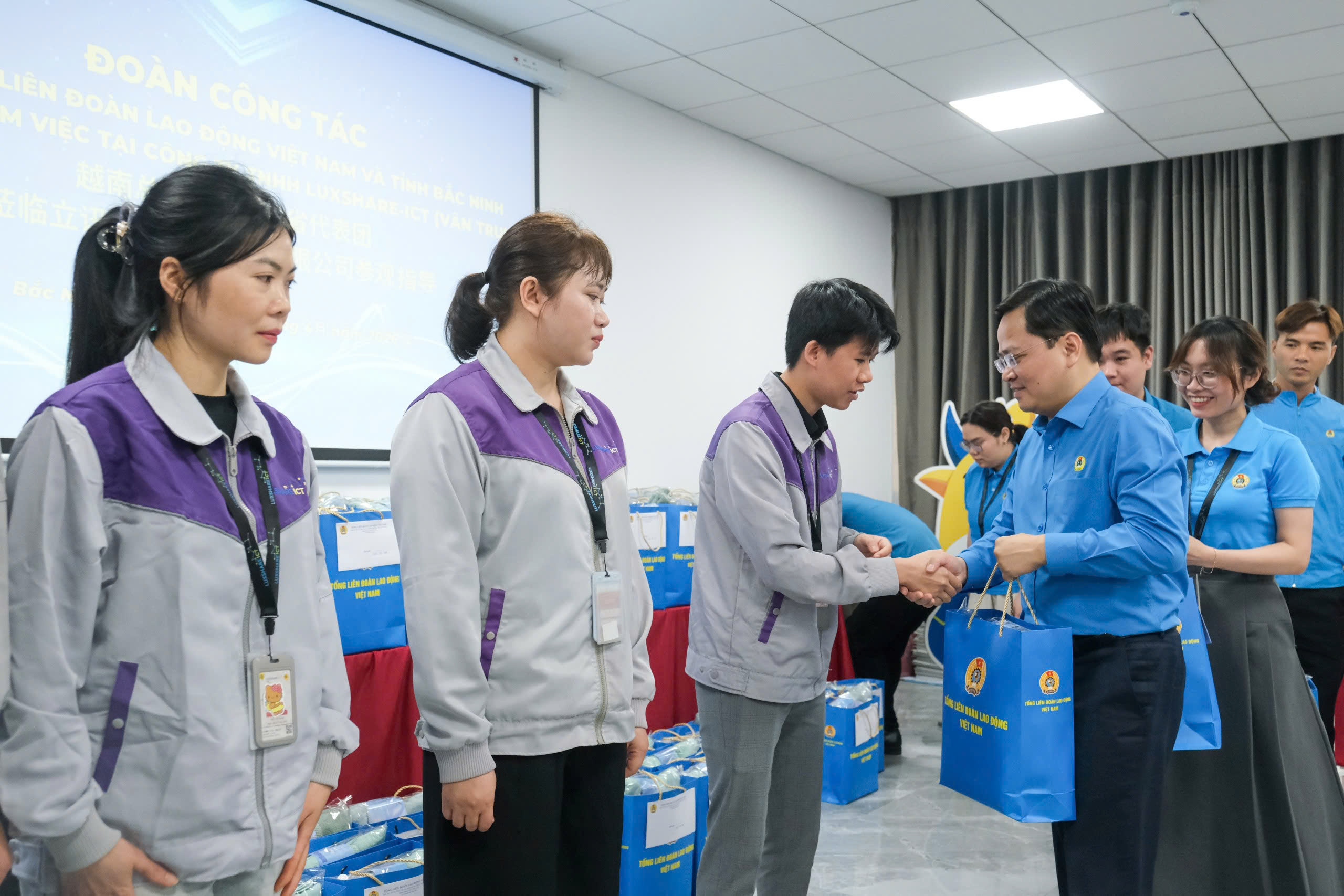 工會提議修路建天橋:省級領導立即回應