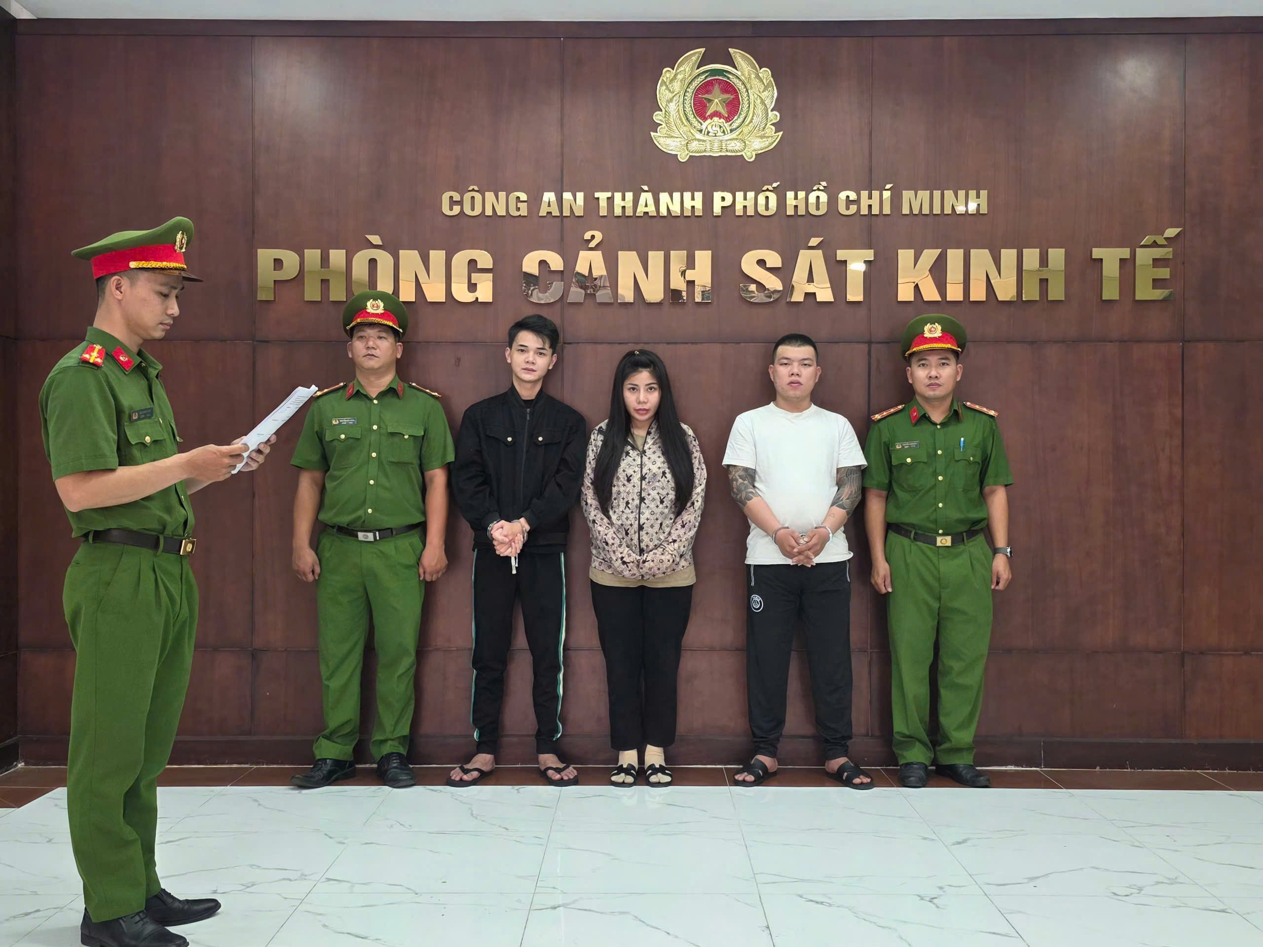 胡志明市警方搗毀笑氣買賣送貨上門網絡,交易金額超過100億越南盾