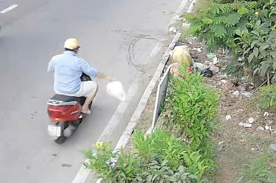 在阮文靈路亂扔垃圾,兩人各被罰款150萬越南盾
