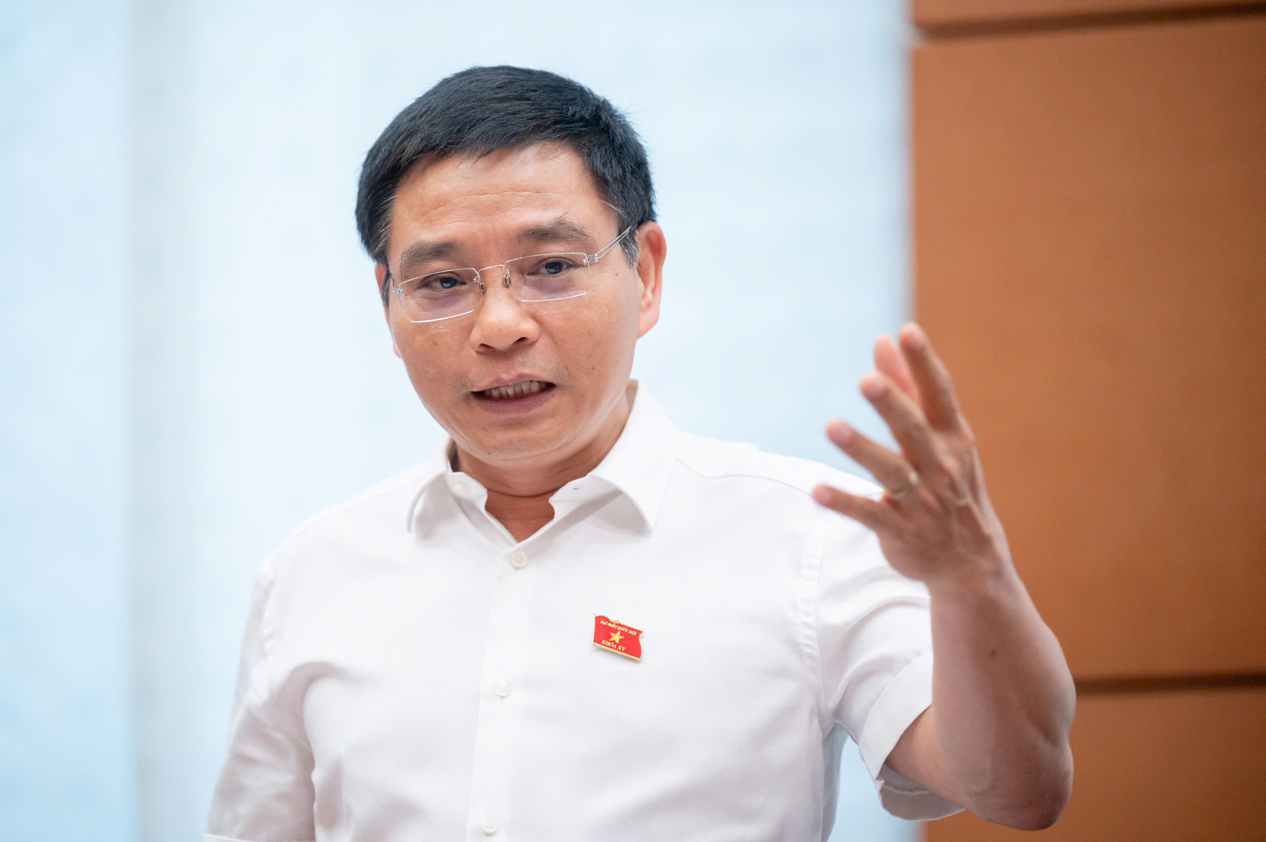 我们很多地方只要新书记、主席就会调整、改变规划