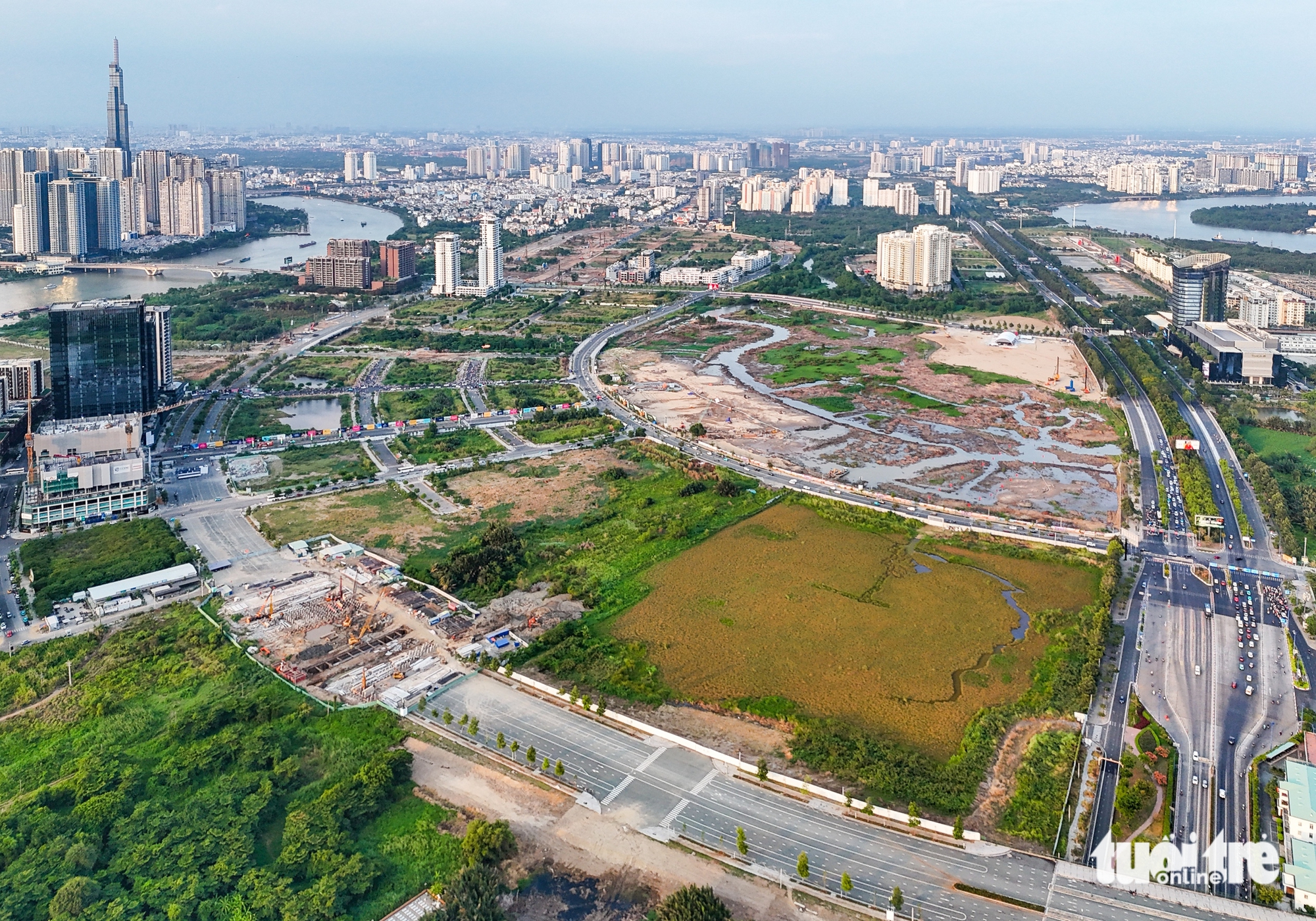 胡志明市啟動4個大型項目,授予芹椰國際中轉港投資決定