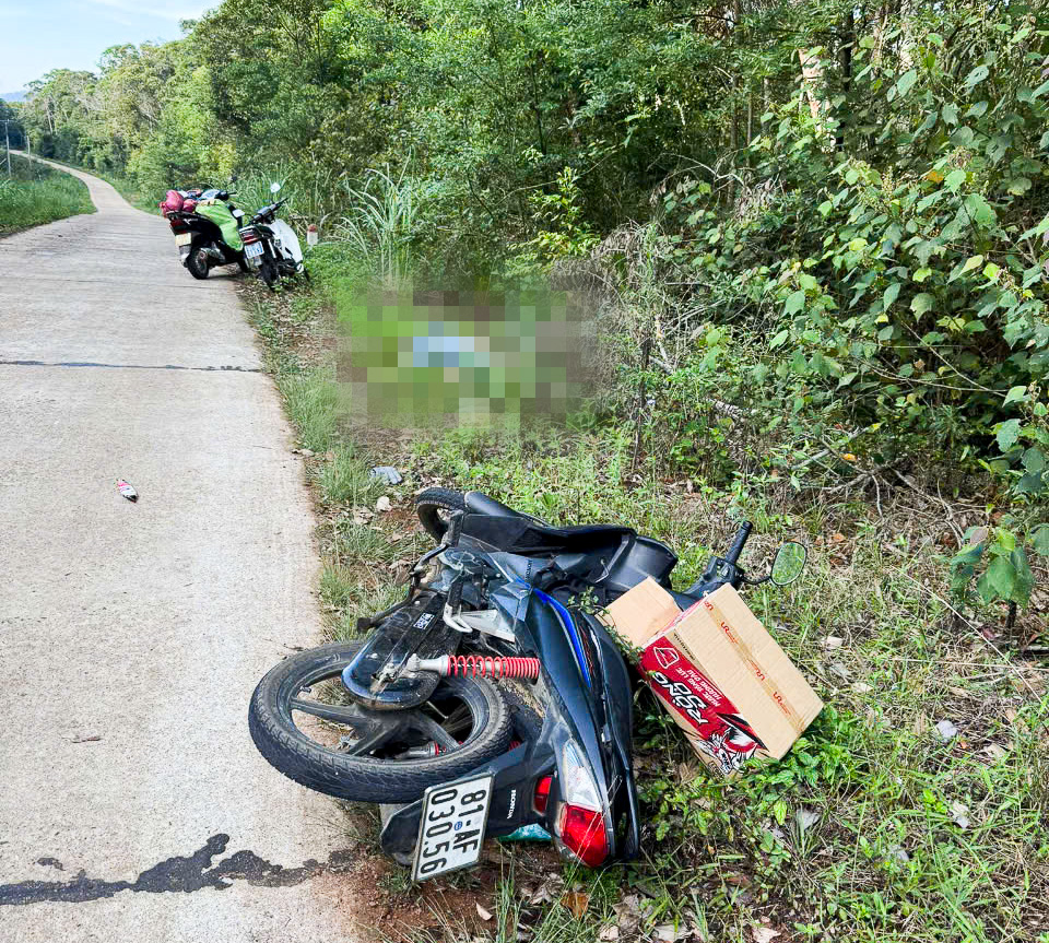 女教师路边死亡，身上多处疑似刀伤