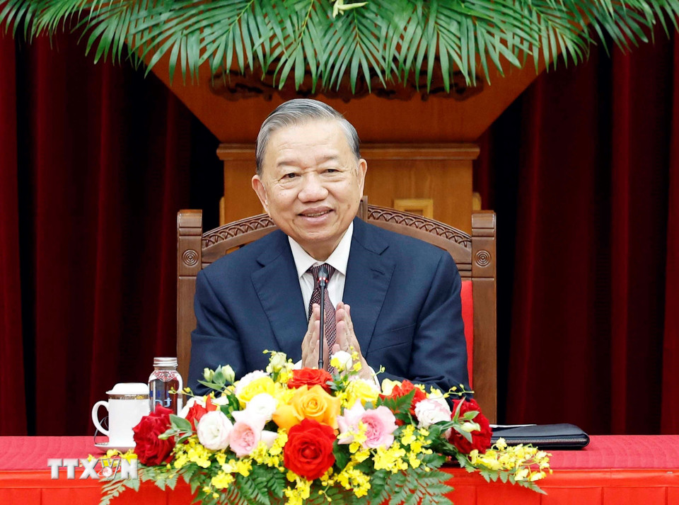 委内瑞拉临时总统、俄罗斯总理祝贺越南主要领导人