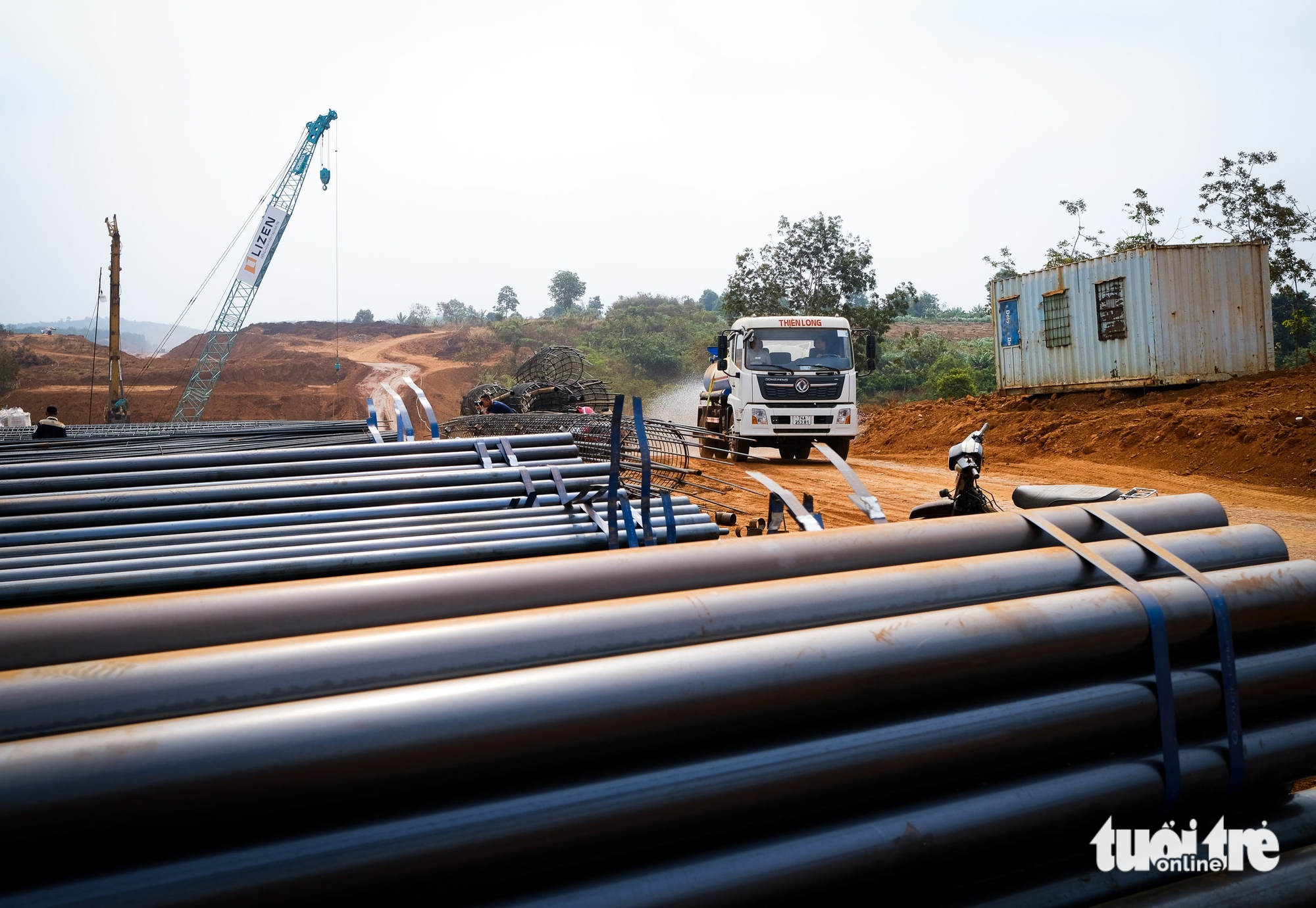 歸仁-波來古高速公路在油價、沙石價格波動中“奮力”推進進度