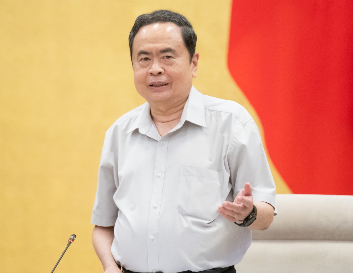 提案，人事安排后绝对避免消极、地方主义、团体利益